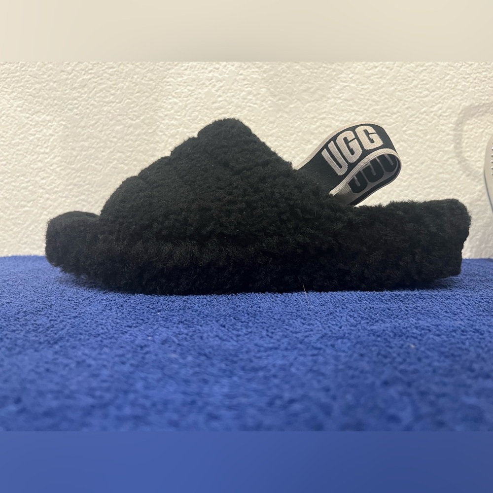 Ugg Cozy Stylish Fluff Yeah Slide Slippers Black Size 2Y - Picture 13 of 16